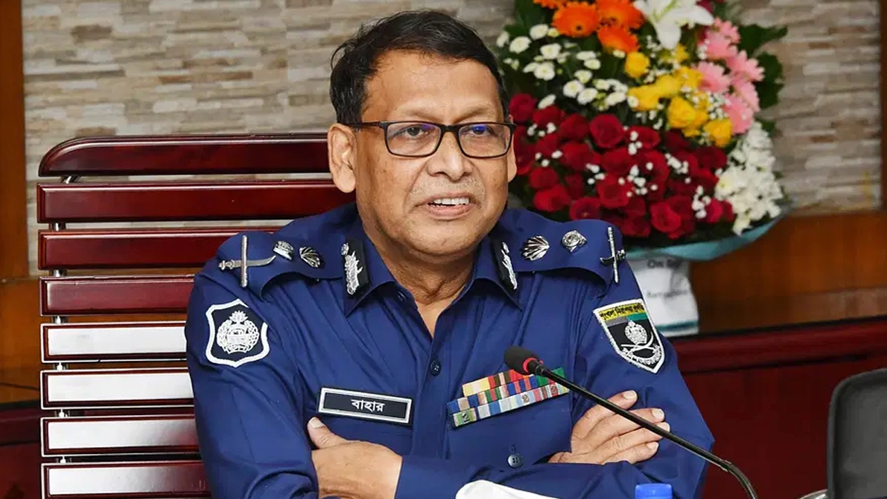 ছাত্র-জনতার নামে সন্ত্রাসীদের নৈরাজ্য চলছে: আইজিপি